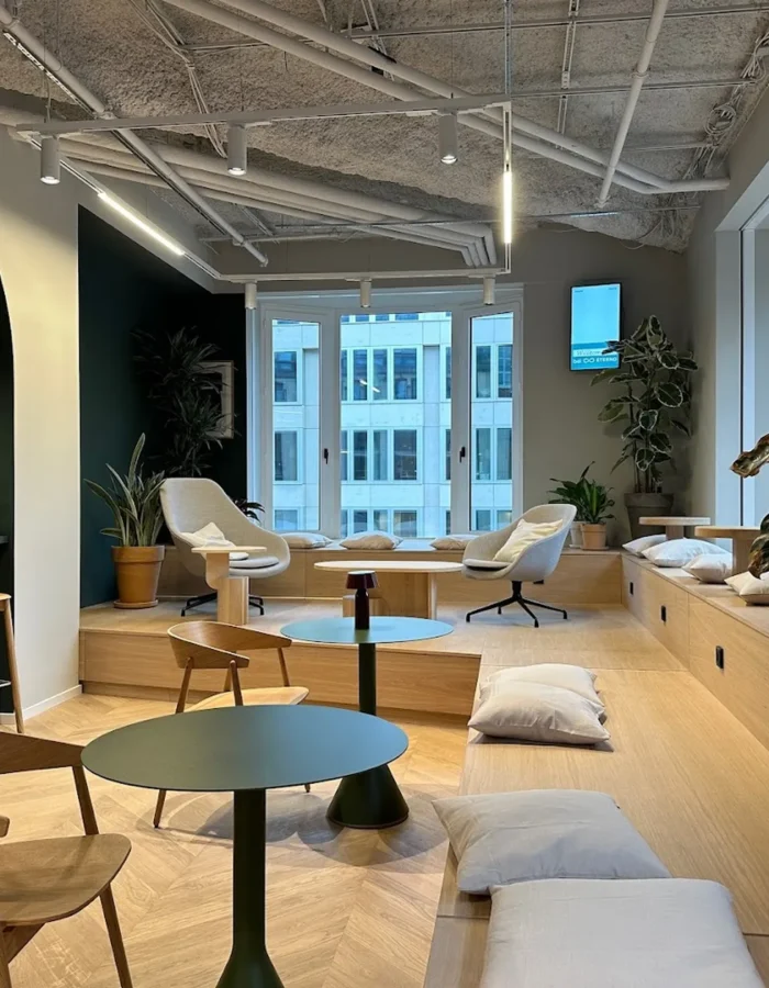 URO Hamburg bei Eterno: Wartezimmer